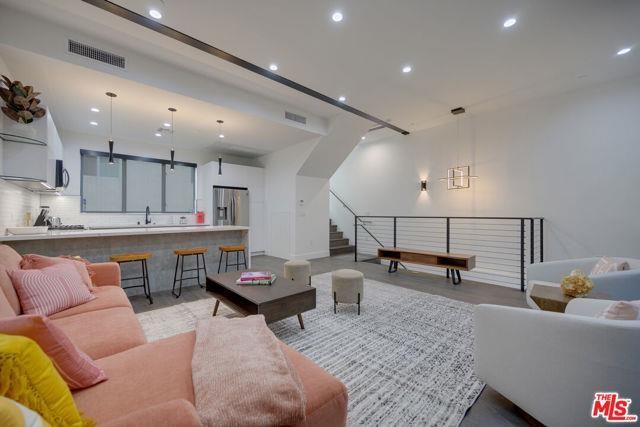 4422 S Riley Dr - Photo 5 of 8