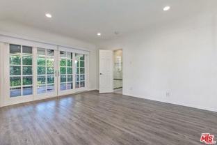 204 S Camden Dr - Photo 1 of 1