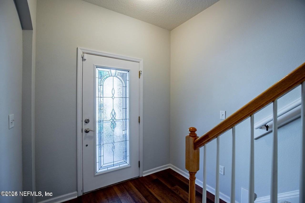 721 Crystal Way - Photo 3 of 50