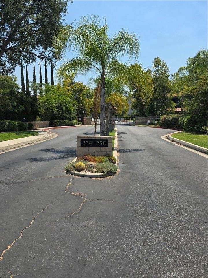 254 East Fern Avenue - Photo 2 of 10