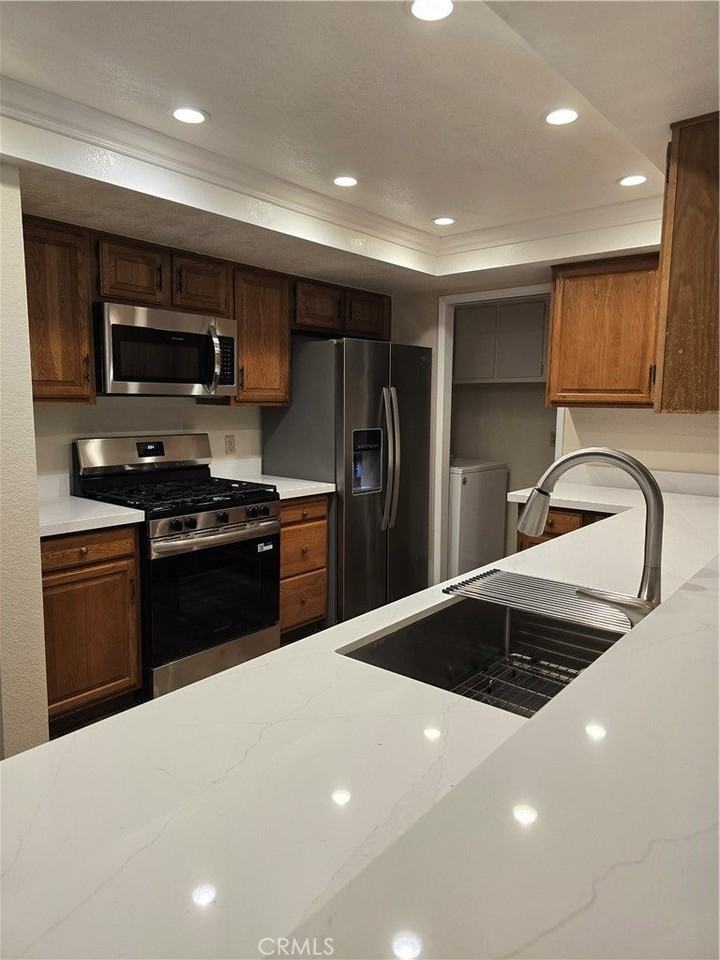 254 East Fern Avenue - Photo 3 of 10