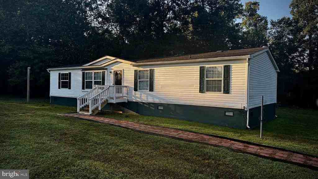 20479 Kings Hwy - Photo 2 of 42