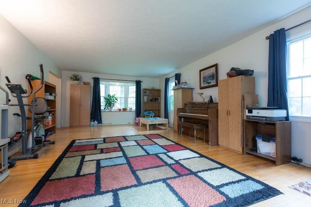 5940 Hansom Dr - Photo 5 of 43