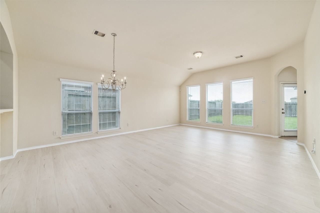 3 Garden Grove Dr - Photo 5 of 23