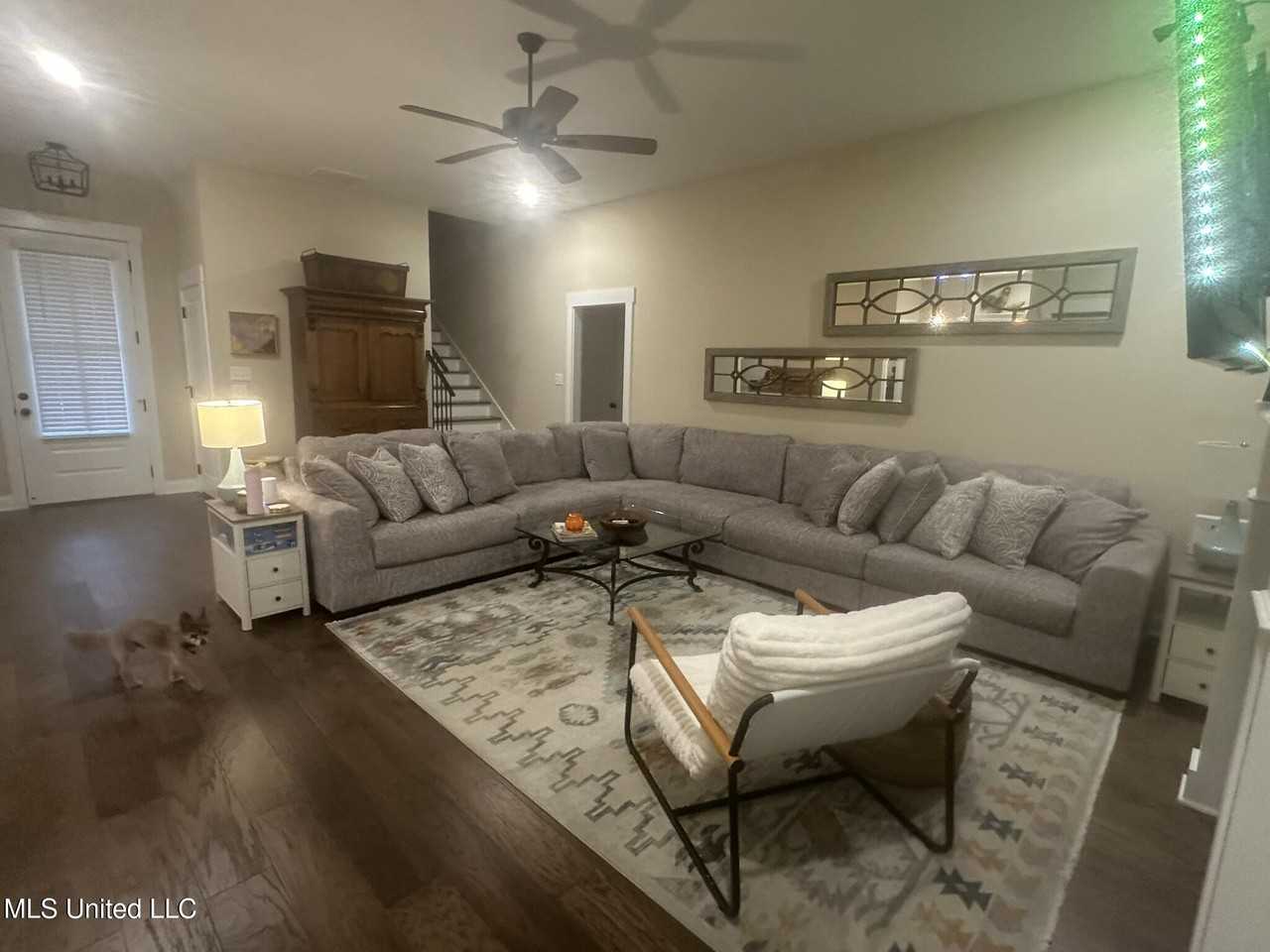 3158 Meadows Way - Photo 4 of 28