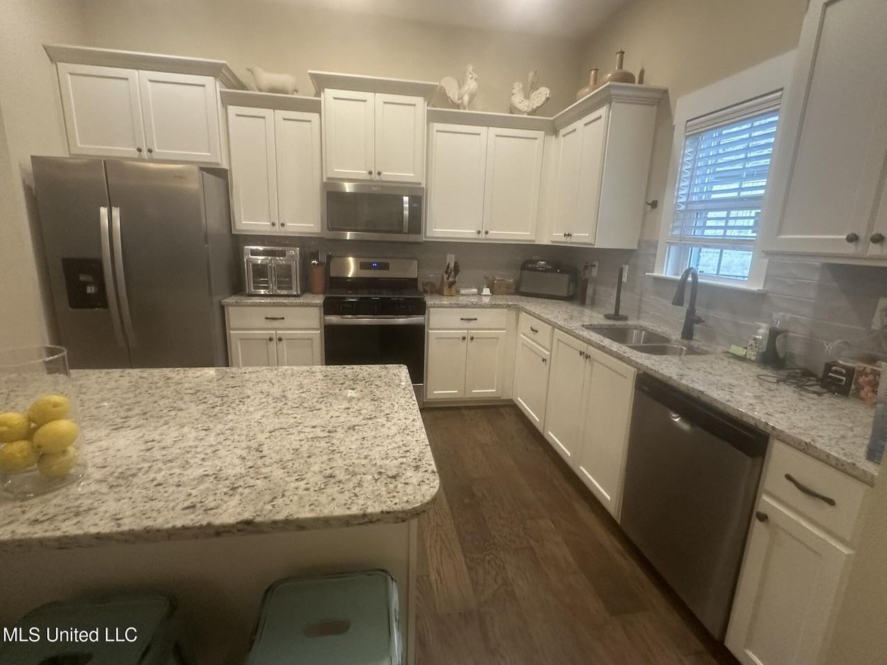 3158 Meadows Way - Photo 7 of 28