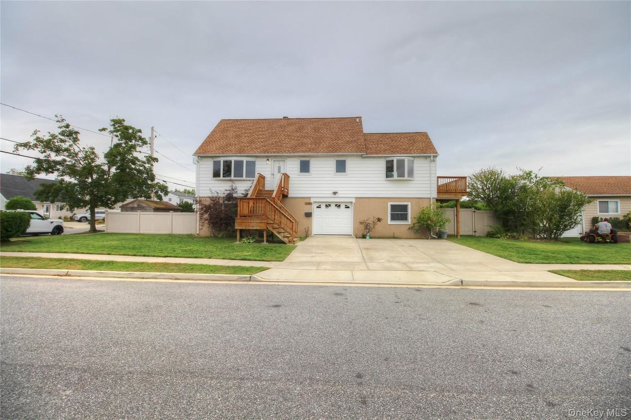 3382 Lindbergh Ave - Photo 2 of 35