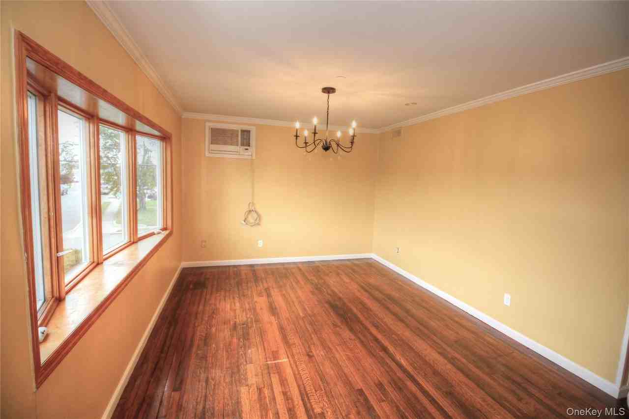 3382 Lindbergh Ave - Photo 3 of 35