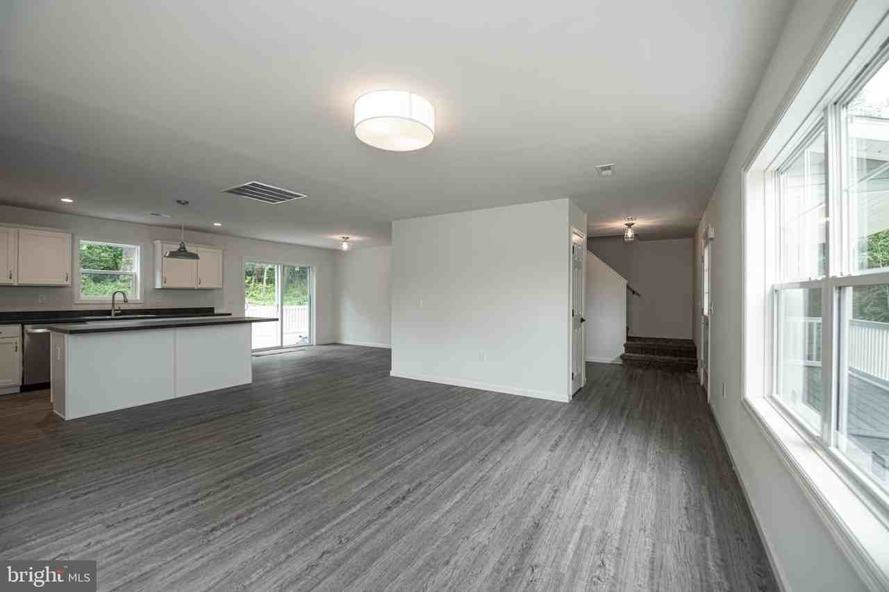 621 Port Providence Road - Photo 4 of 22