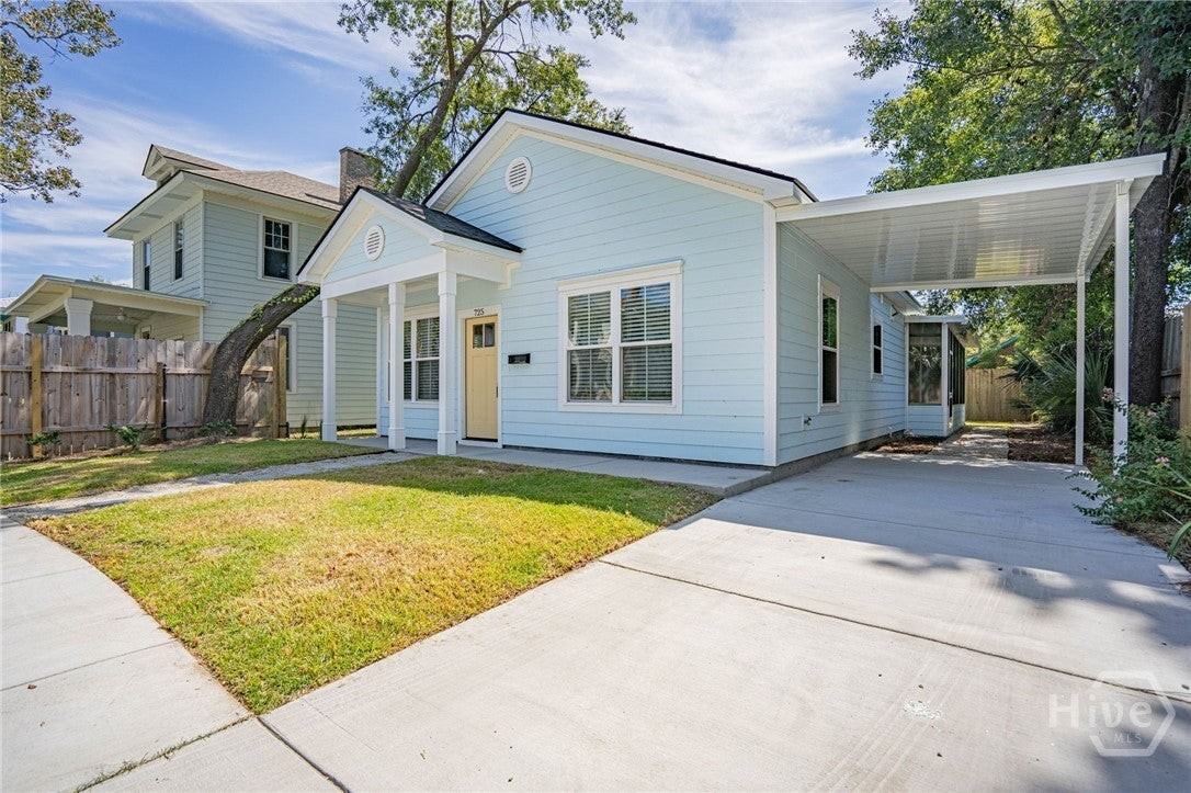 725 E 39th St - Photo 3 of 35