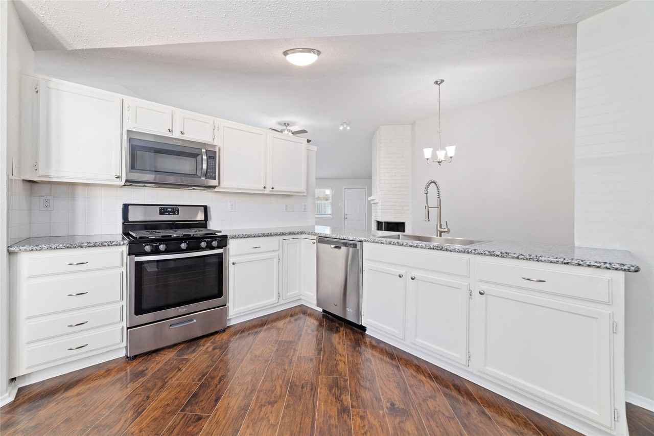 7914 Tamayo Dr - Photo 6 of 20