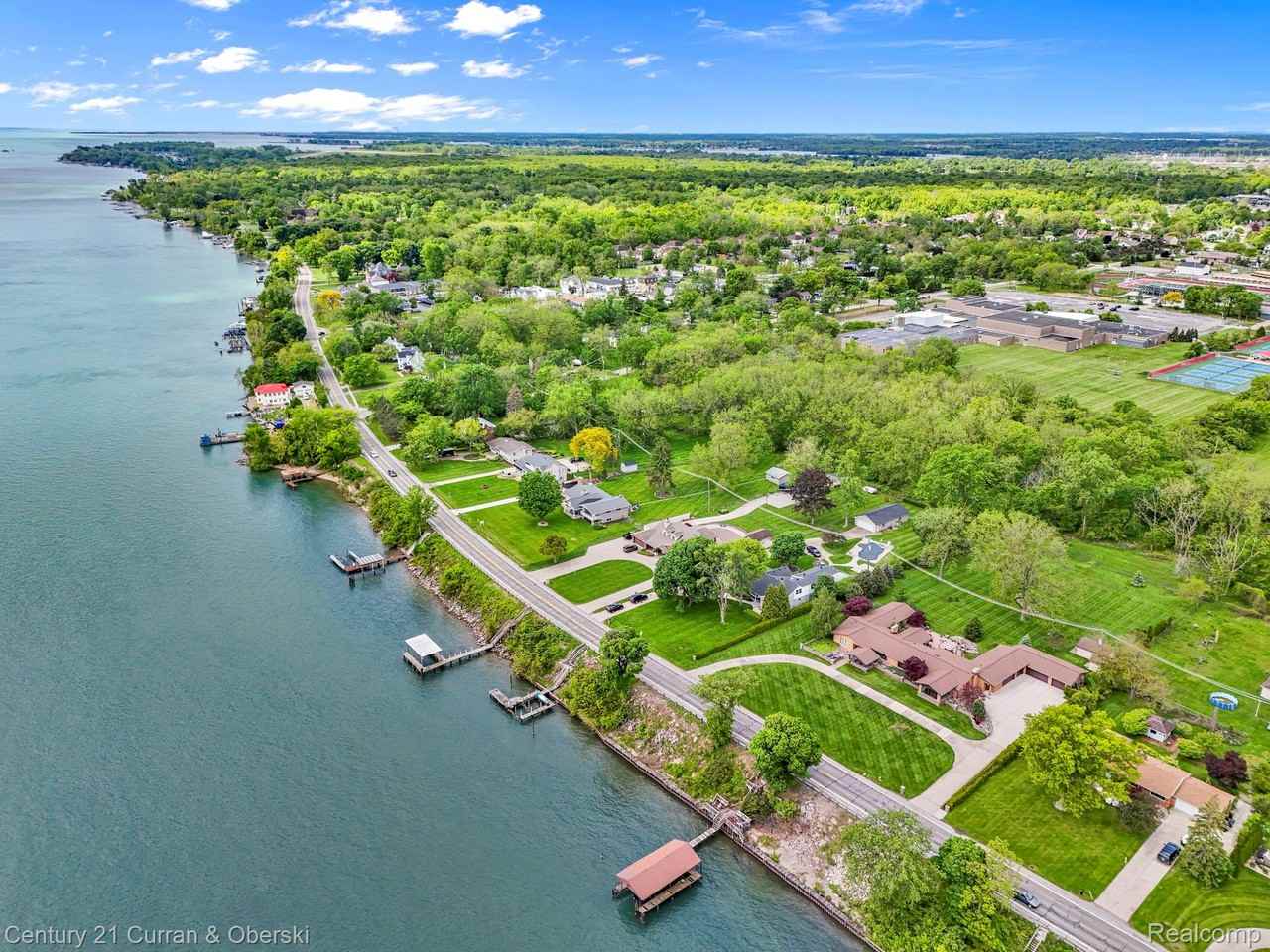 23722 E River Rd - Photo 2 of 50