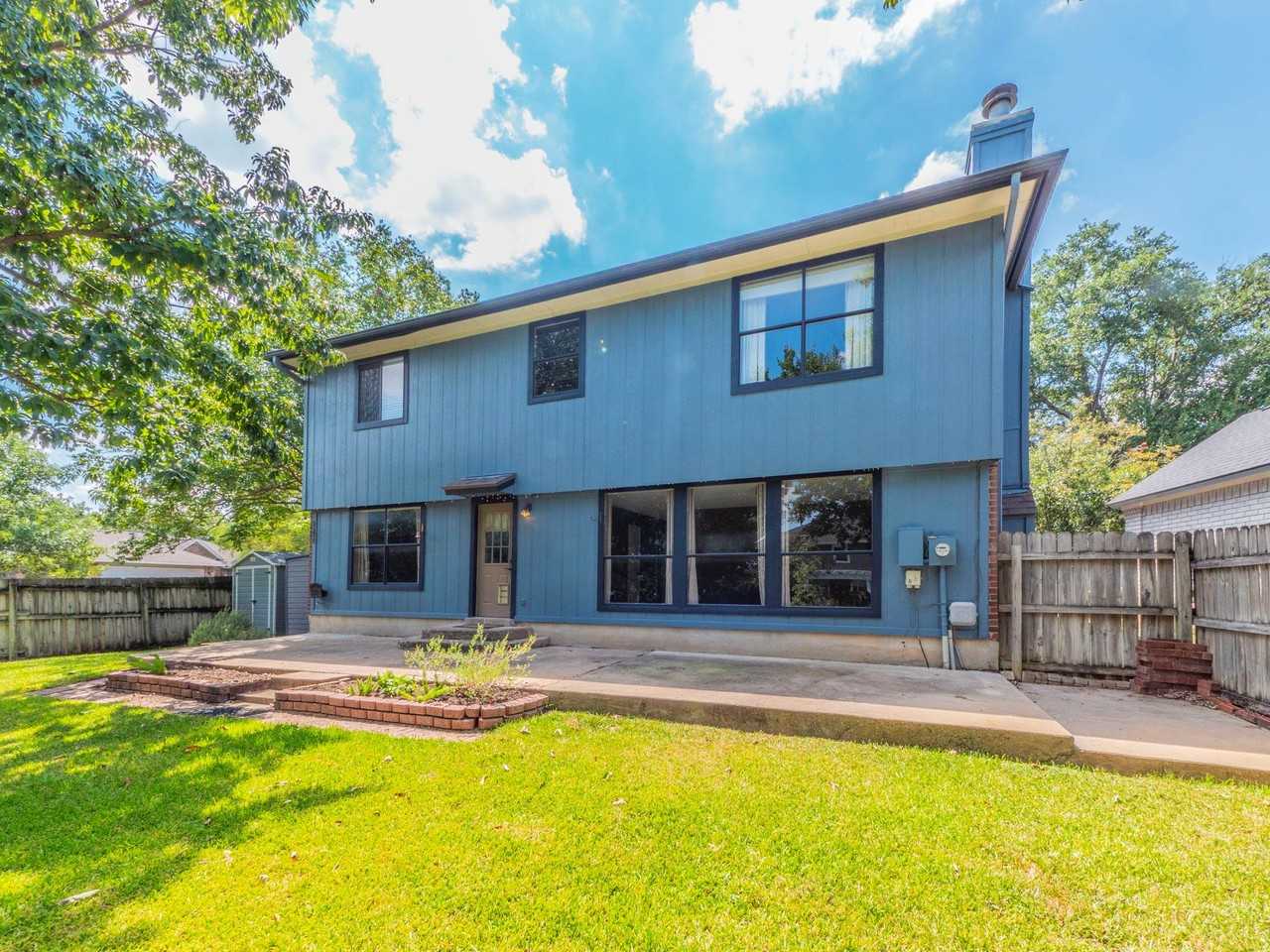 8400 Mount Shasta Cv - Photo 3 of 33