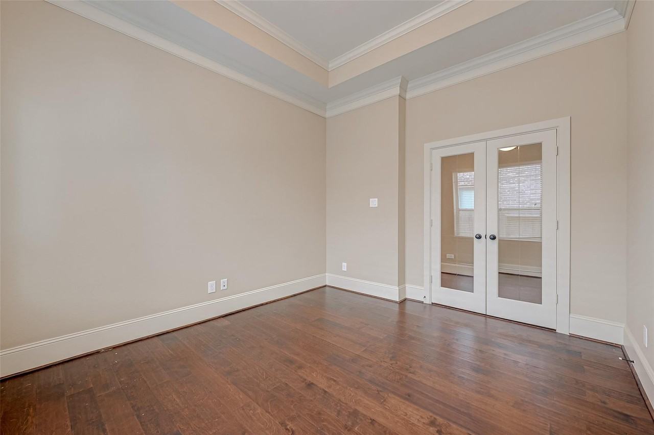 10323 Hatcher Dr - Photo 6 of 48