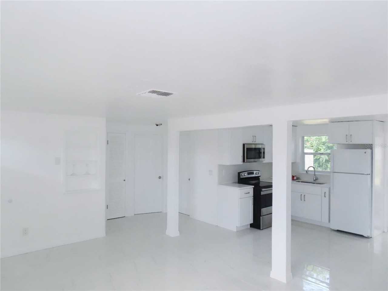 3610 Pinehurst Dr - Photo 3 of 14