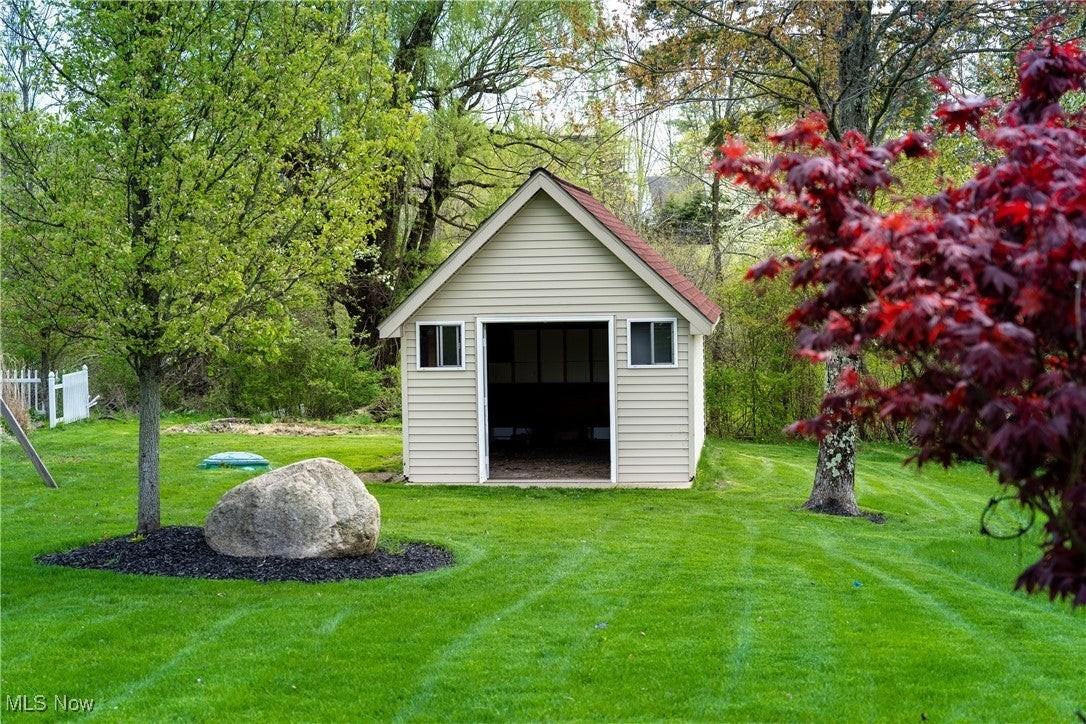 5469 Riverview Dr - Photo 2 of 21