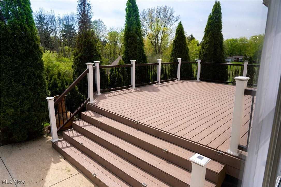 5469 Riverview Dr - Photo 3 of 21