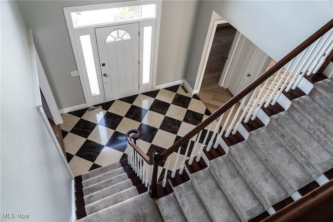 5469 Riverview Dr - Photo 4 of 21