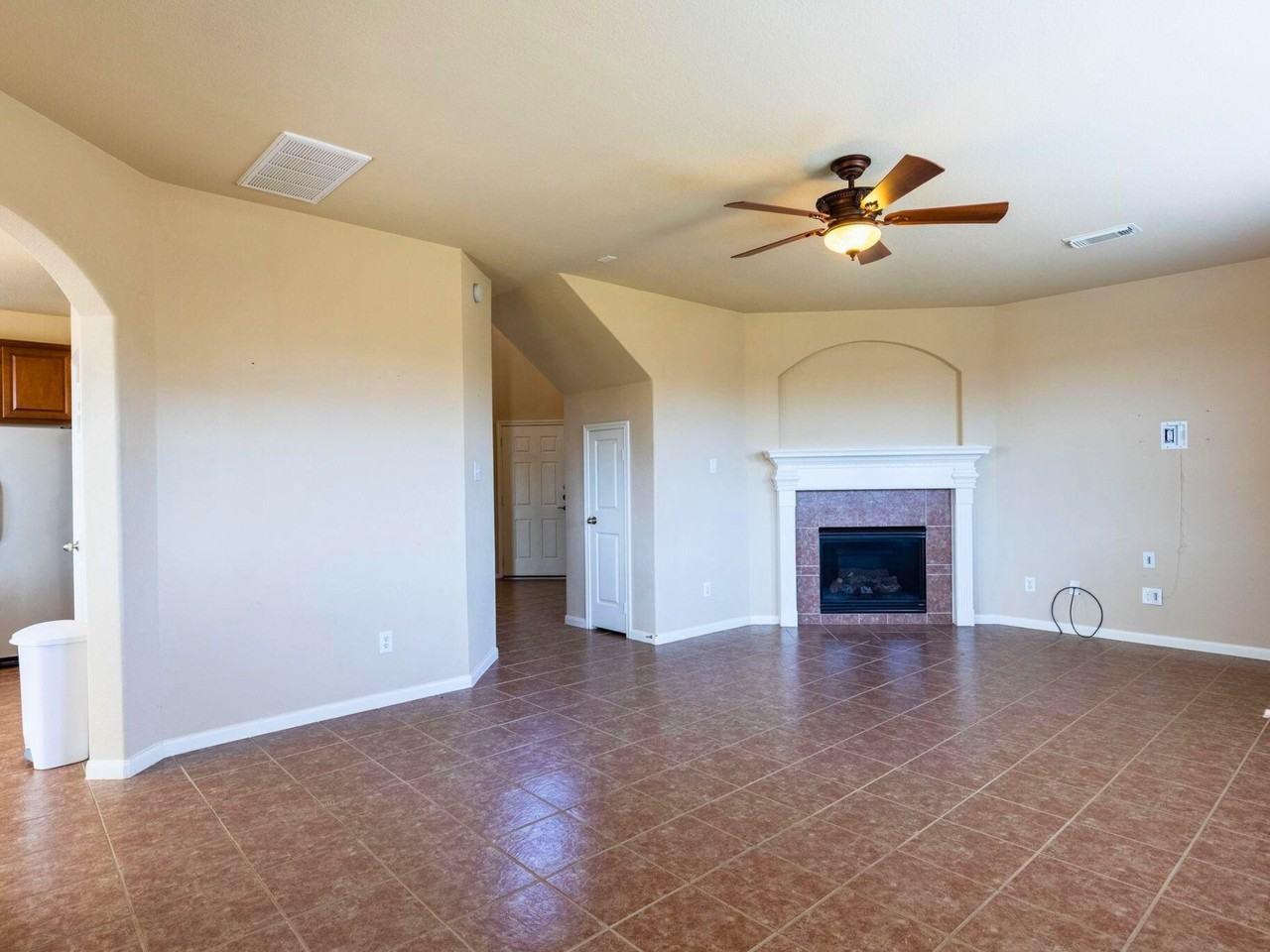 21007 Sonoma Mission Court - Photo 5 of 18