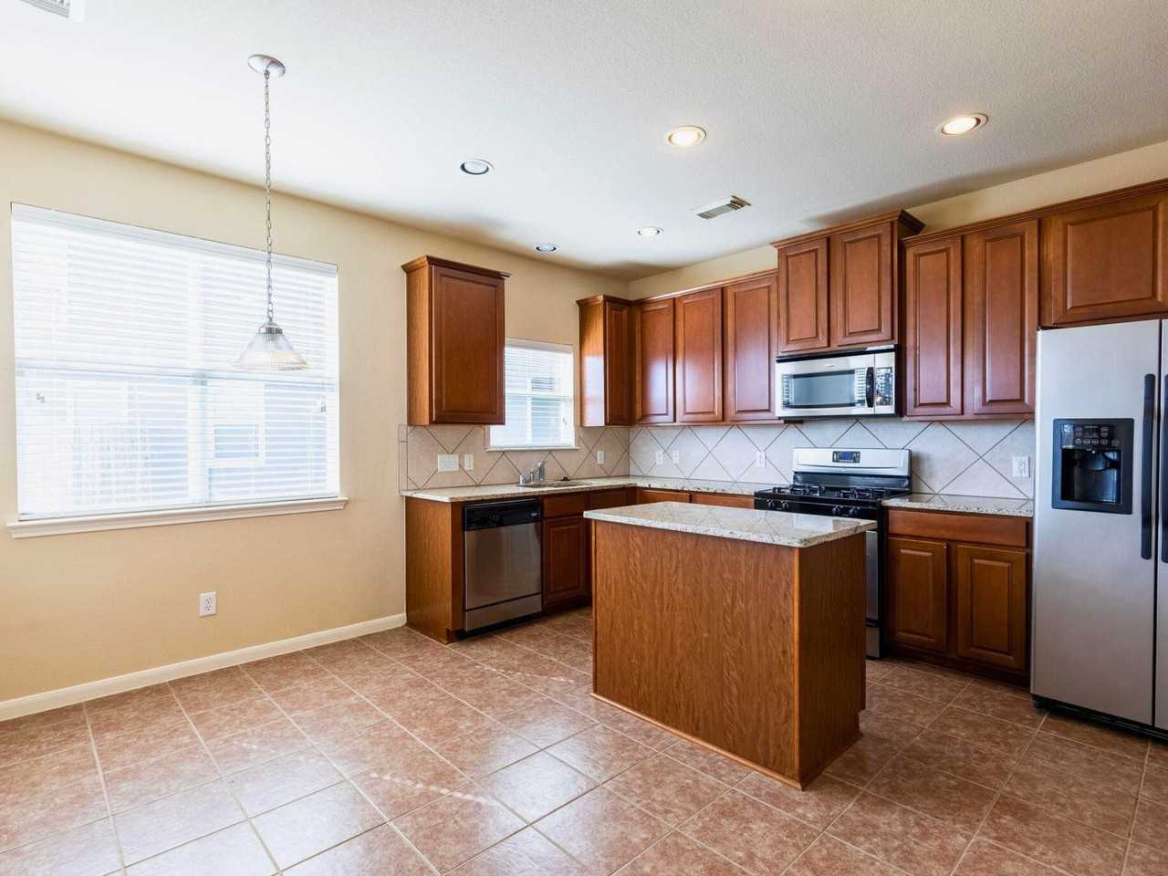 21007 Sonoma Mission Court - Photo 6 of 18