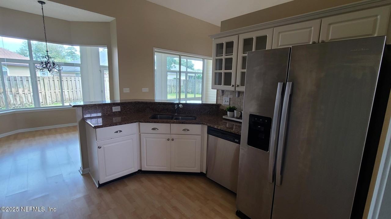 1808 Shady Grove Ln - Photo 4 of 22