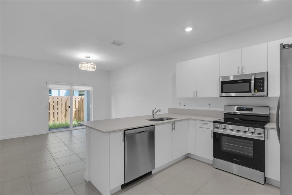 105 Sw 184th Ave - Photo 5 of 8