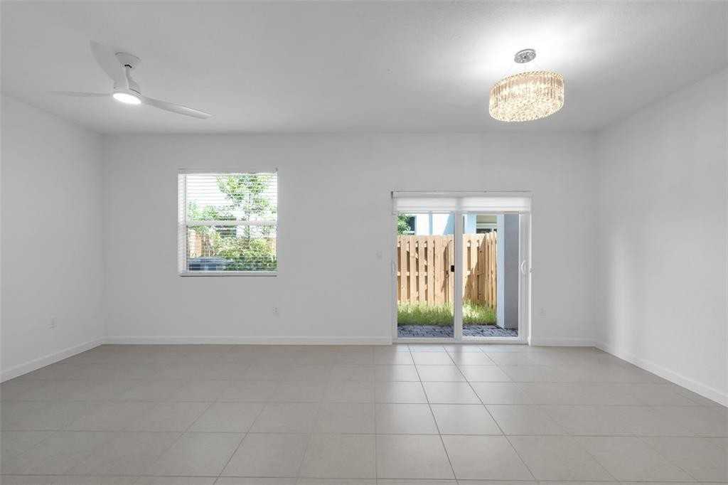 105 Sw 184th Ave - Photo 6 of 8