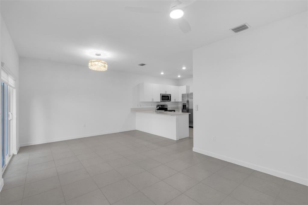 105 Sw 184th Ave - Photo 7 of 8