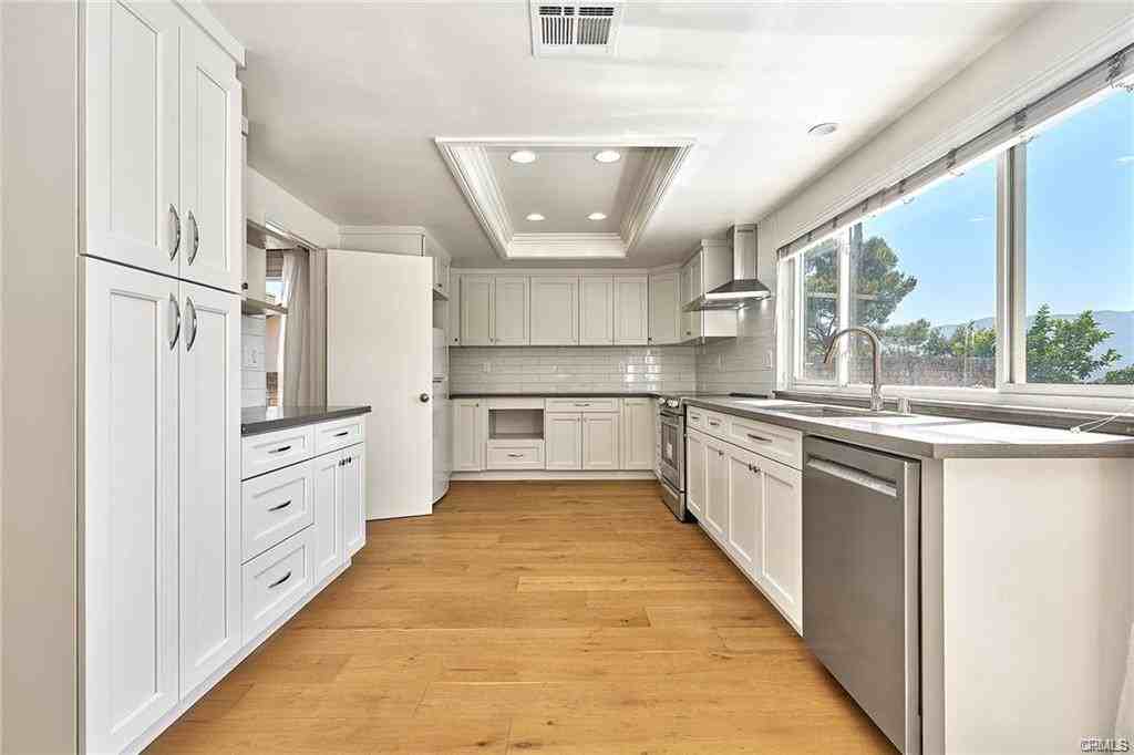 4615 Leir Dr - Photo 2 of 8