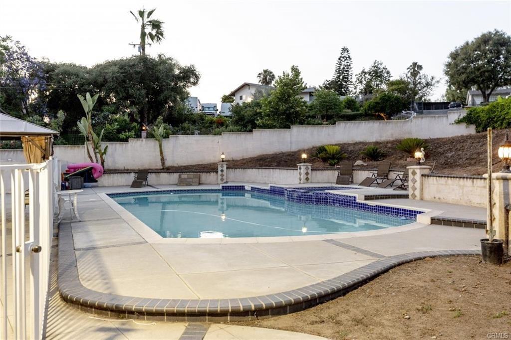 19641 E Golden Bough Dr - Photo 2 of 8