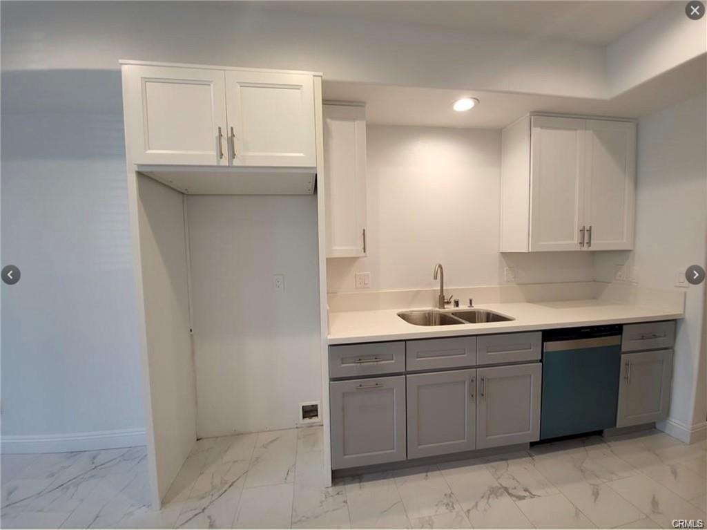 14614 Vanowen Street - Photo 6 of 8