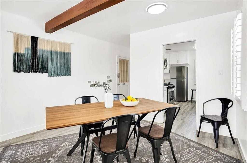 18732 Gilmore St - Photo 2 of 8