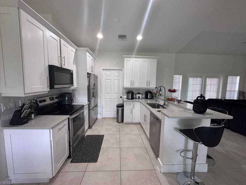 1210 Sw 10th Ter - Photo 3 of 8