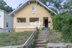 featured image of 1526 E 50th St