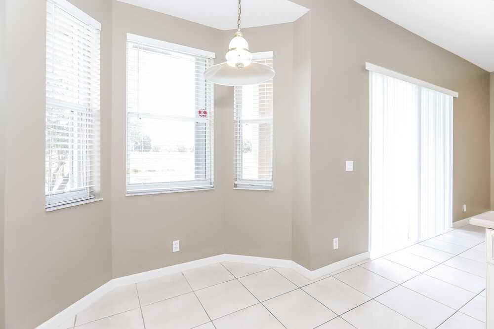 18616 Sw 16th St - Photo 4 of 16