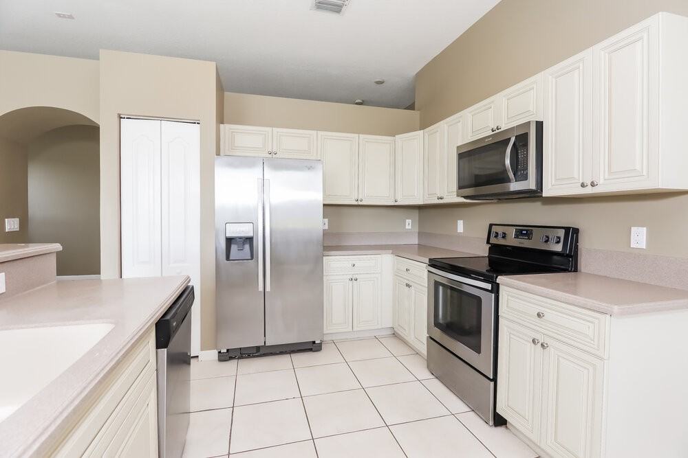 18616 Sw 16th St - Photo 5 of 16