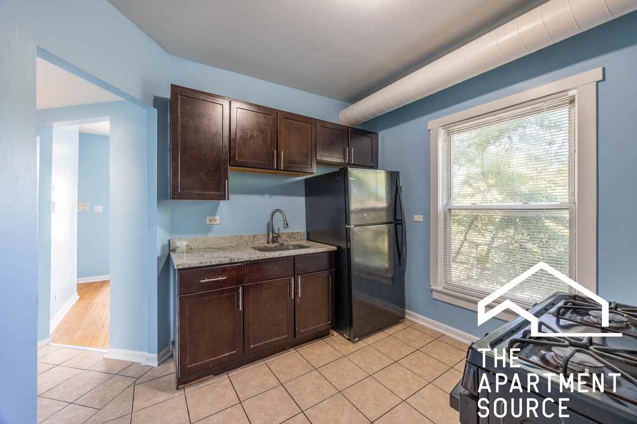 4058 W Congress Pkwy #2S - Photo 5 of 13