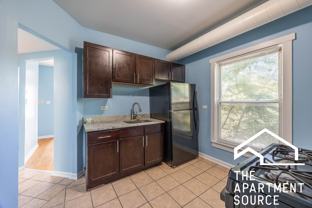 4058 W Congress Pkwy #2S - Photo 1 of 1