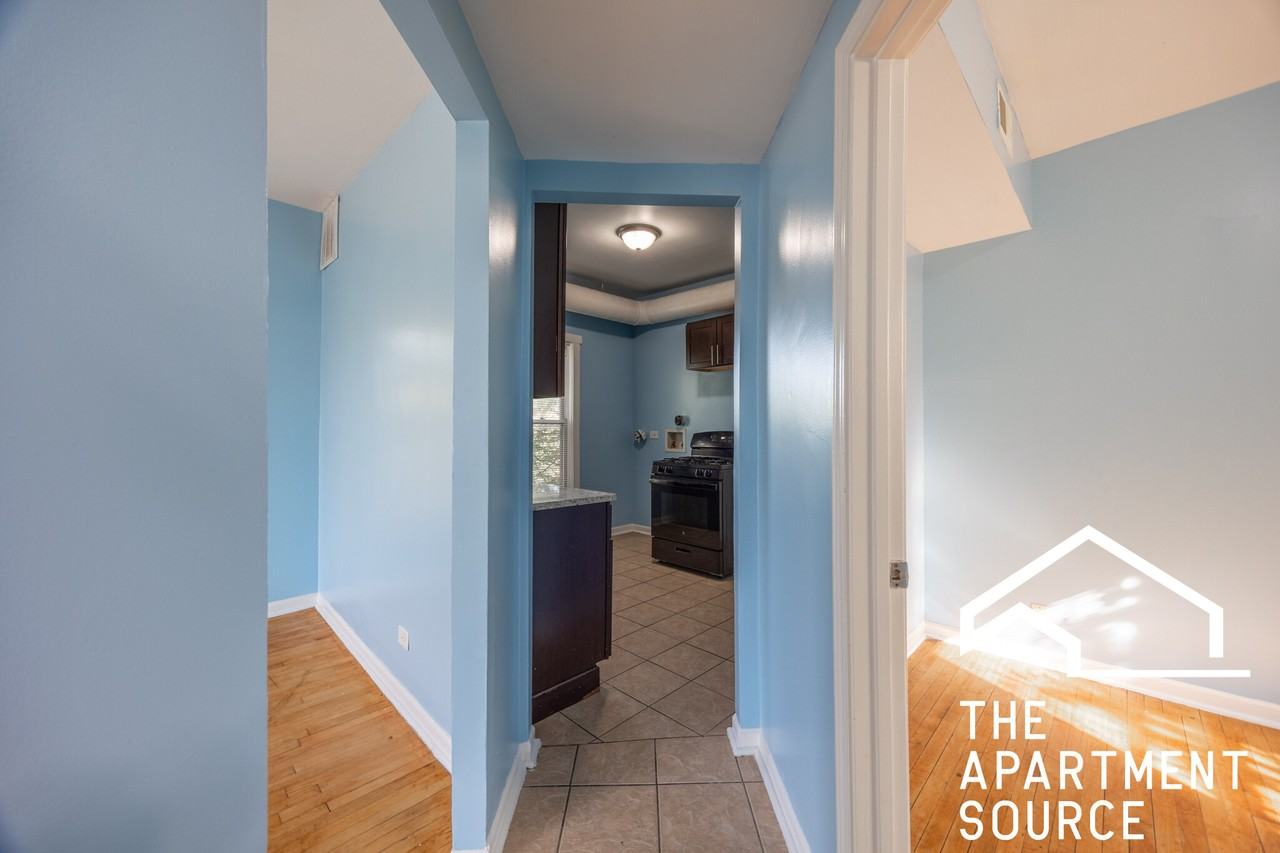 4058 W Congress Pkwy #2S - Photo 7 of 13