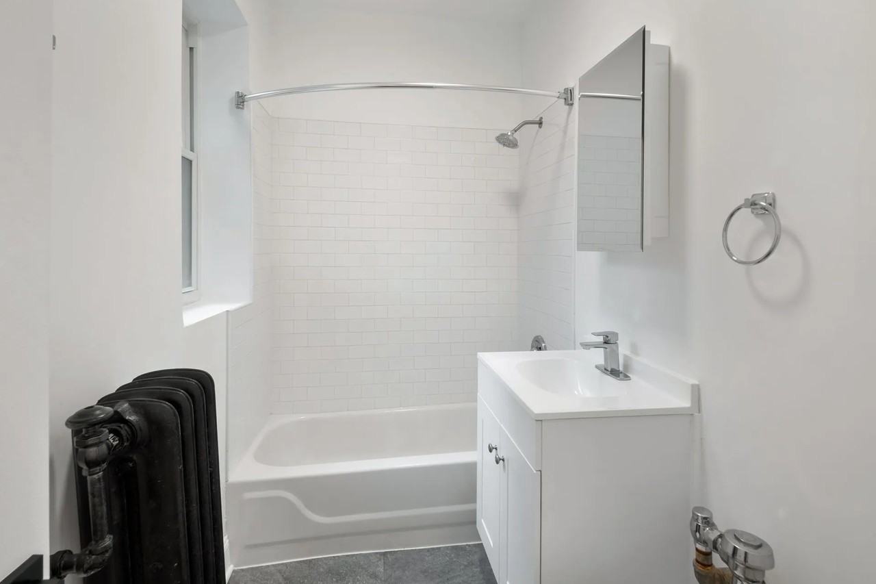 905 W Carmen Ave #307 - Photo 4 of 40