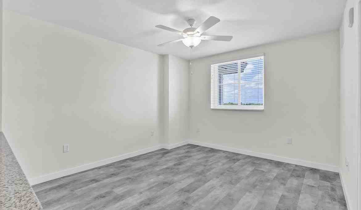 6826 Sw 14th St #103 - Photo 4 of 17