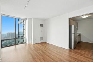 520 N Kingsbury St - Photo 1 of 1