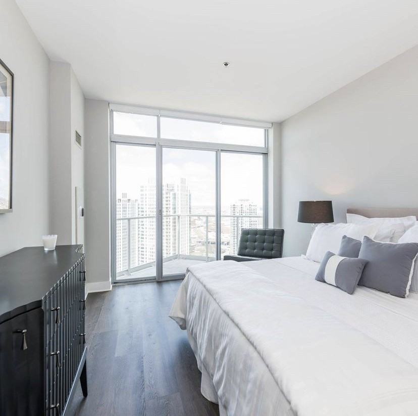 300 N Canal St #2-2PH - Photo 3 of 32