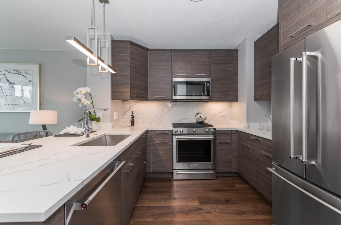 300 N Canal St #2-2PH - Photo 5 of 32
