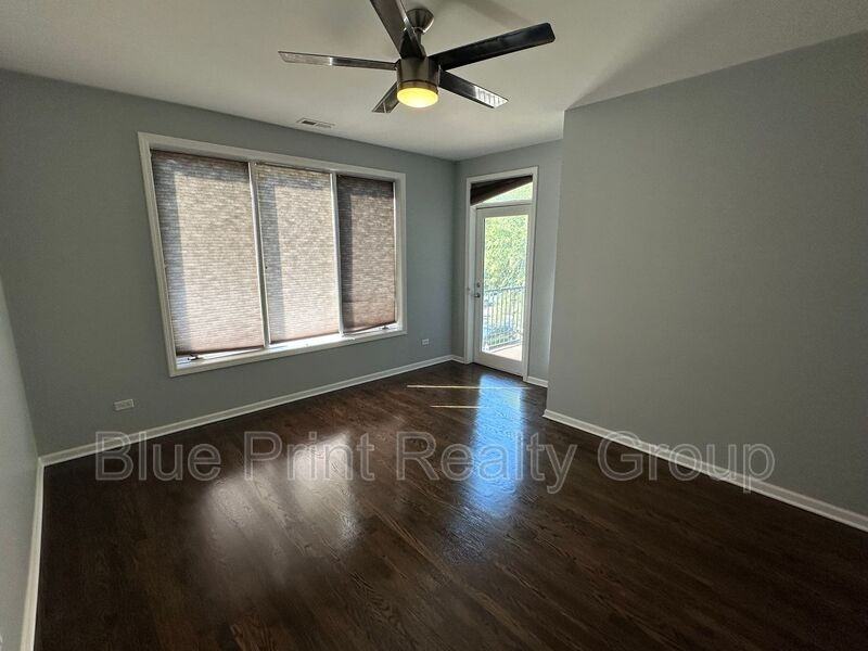 5219 S Michigan Ave #2W - Photo 4 of 17