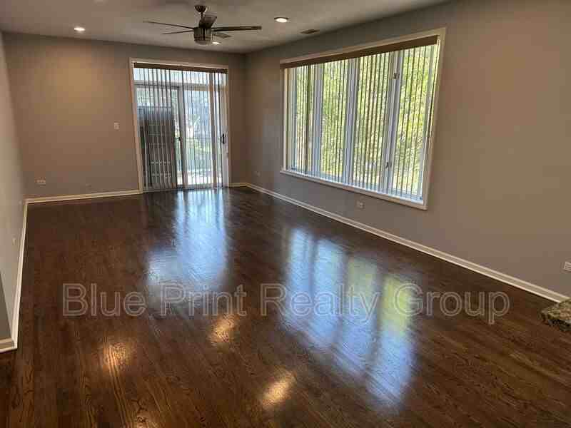 5219 S Michigan Ave #2W - Photo 5 of 17