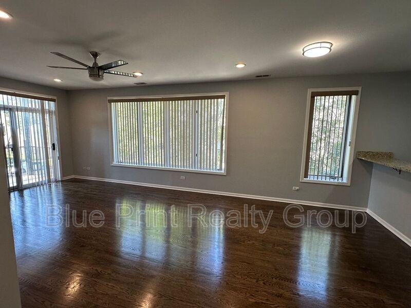 5219 S Michigan Ave #2W - Photo 6 of 17