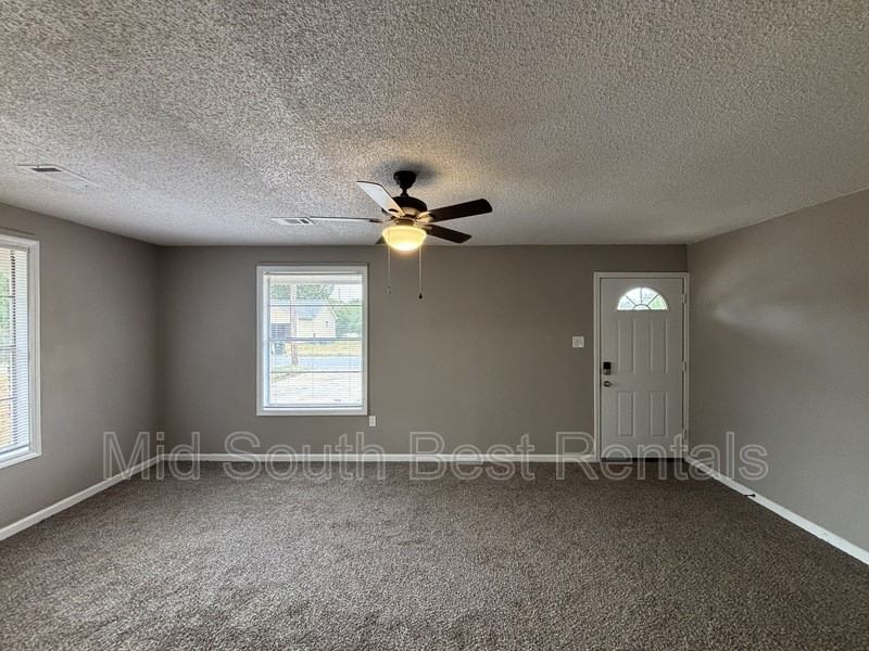 3214 Bishop St - Photo 2 of 17