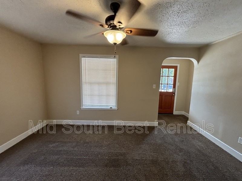 1615 Gum St - Photo 2 of 6