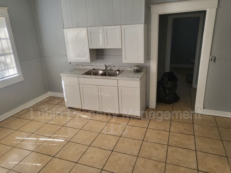 723 E Trigg Ave - Photo 4 of 6